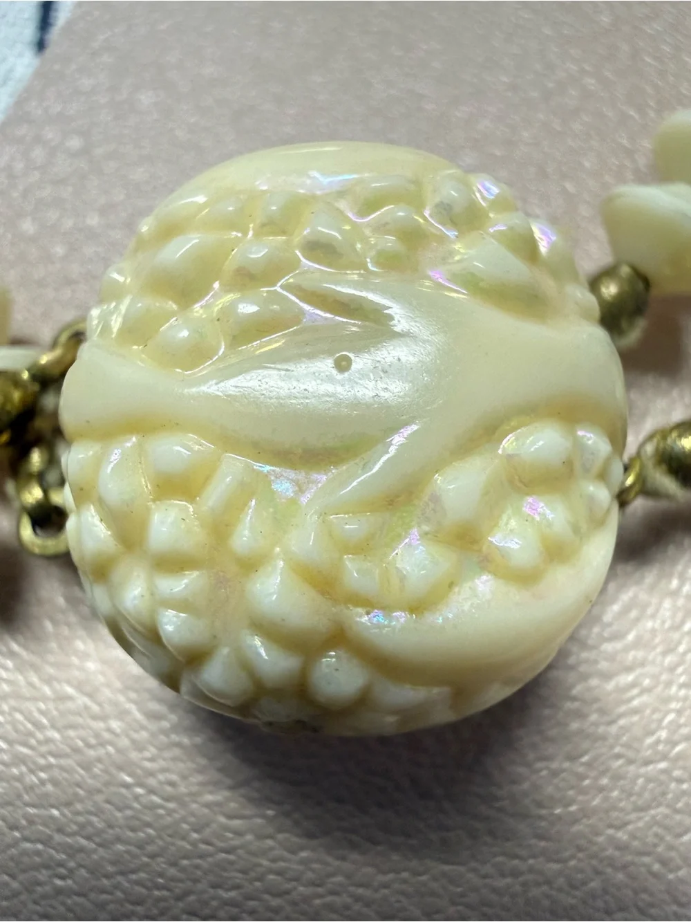 Rare VTG 2 Strand Cream Pink AB Carved Whale Molded Plastic Necklace Austria